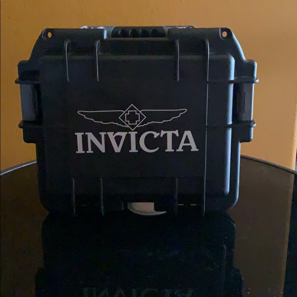 I’m I TA 3 watch case